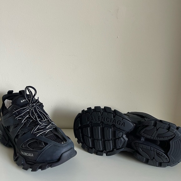 New Balenciagas Track sneaker - Picture 5 of 14